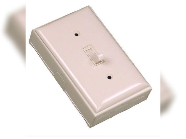Lot 96-212174 - Legrand Wiremold 500 Series Metal Surface
Raceway Single Pole Switch Kit, Ivory

New