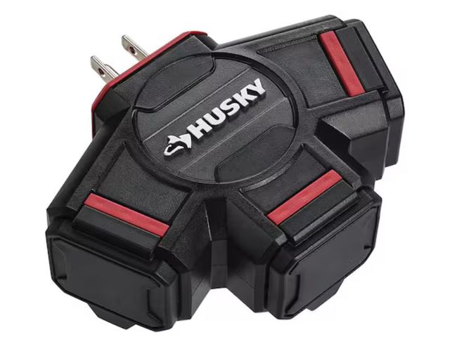 Lot 96-190033 - Husky
3-Outlet Power Hub
used untested