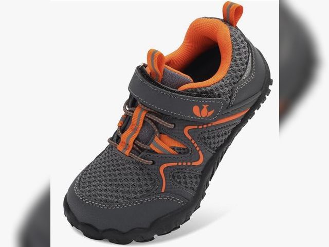 Lot 96-233183 - FEETCITY Kids Barefoot Shoes Boys Girls Sneakers Toddler Walking Shoes Kids Hiking Shoe Lightweight ...