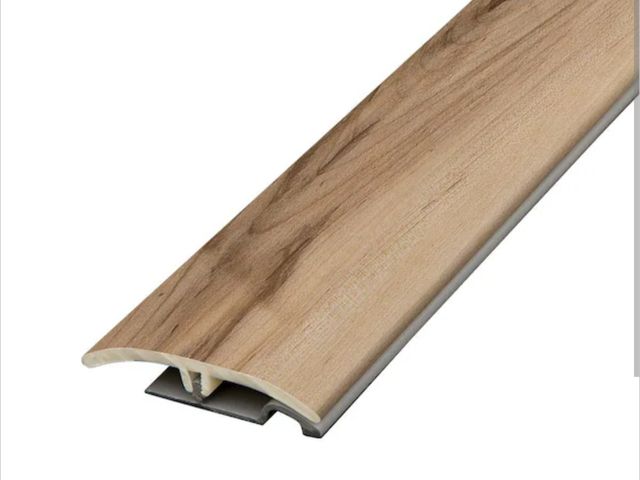 Lot 96-166027 - Shire Mount 0.31 in. T x 2 in. W x 78.7 in. L Vinyl 4 in 1 Molding New