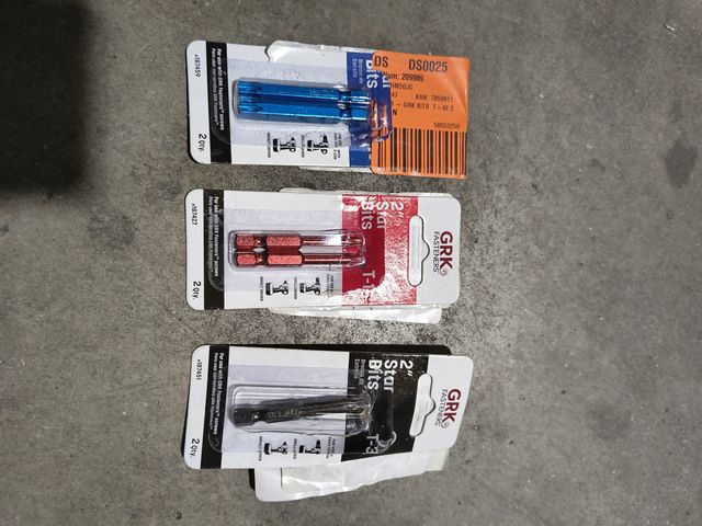 Lot 96-180496 - Lot of 3 packages of 2" Star Bit 
2 new 1 case missing 1
New