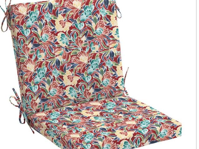 Lot 96-165941 - Hampton Bay 17 in. W x 20 in. D Mid Back
Universal Outdoor Cushion in Chili Floral
New