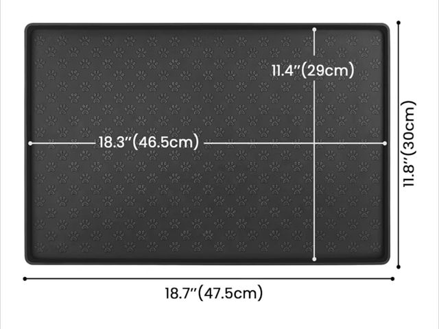 Lot 96-230631 - Pet Placemat for Dog and Cat, Mat for Prevent Food and Water Overflow, Suitable for Small, Medium an...