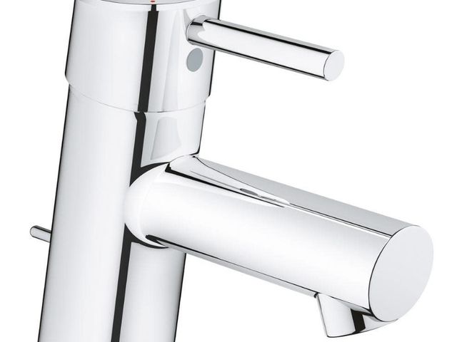 Lot 96-198048 - GROHE
Concetto Single Hole Single-Handle Bathroom Faucet with Drain Assembly in StarLight
Chrome
New...