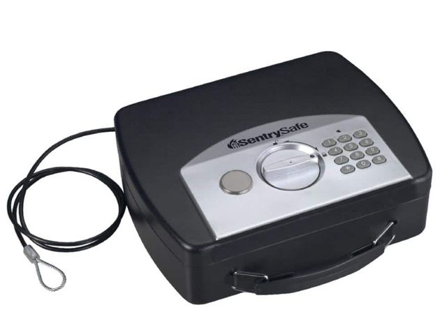 Lot 96-188927 - SentrySafe 0.08 cu. ft. Portable Safe Box with Digital Lock New