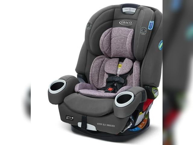 Lot 96-158019 - Graco 4Ever DLX SnugLock 4-in-1 Car Seat , Black 

New 
MSRP $280