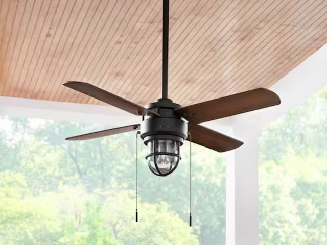 Lot 96-158256 - Hampton Bay
Cedar Lake 44 in. Indoor/Outdoor LED Matte Black Damp Rated Ceiling Fan with Light Kit, ...