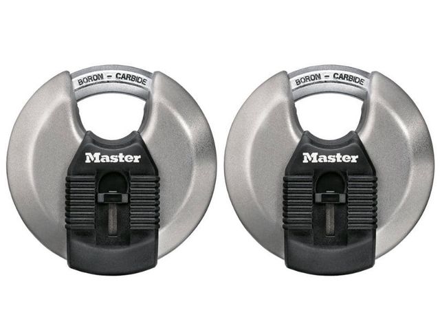 Lot 96-198315 - Master Lock Heavy Duty Outdoor
Shrouded Padlock with Key, 3-1/8 in. Wide, 2 Pack New