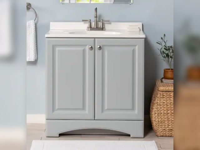 Lot 96-191837 - Glacier Bay 30 in. Single Sink Pearl Gray Bath Vanity with White Cultured Marble Top (Assembled) MIS...