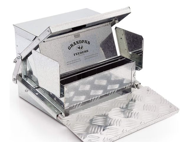 Lot 96-181291 - Grandpas Feeders Automatic Chicken Feeder - Heavy-Duty Galvanized Steel with Weatherproof Lid - No-W...