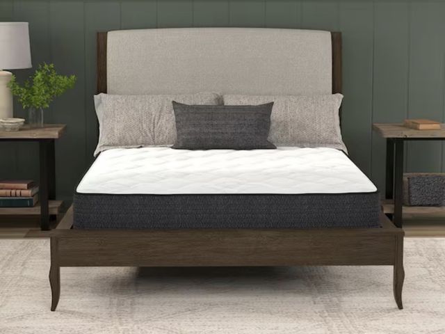 Lot 96-211374 - AMERICAN BEDDING Classic Twin Medium Innerspring 8 in. Mattress MSRP $279 New