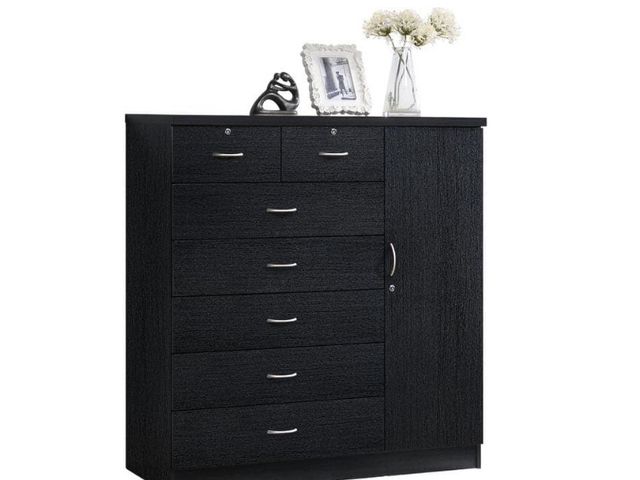 Lot 96-190102 - HODEDAH
7-Drawer Black Chest of Drawers with Door
New 
MSRP $$335.00