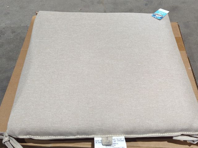 Lot 96-179152 - Natural Woven Scotchguard Seat Pad with Ties New