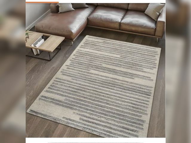 Lot 96-232901 - JONATHAN Y Khalil Modern Berber Stripe Cream/Gray 5 ft. x 8 ft. Area Rug New