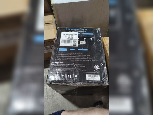 Lot 96-164236 - VIVOHOME Electric Portable Compact Countertop Automatic Ice Cube Maker Machine with Hand Scoop 10 Ic...