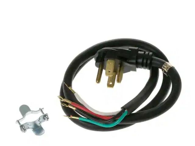 Lot 96-164720 - Everbilt
4 ft. 30 Amp Dryer Cord 4-Prong
Appears Lightly Used Untested