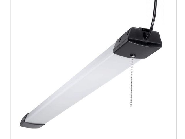 Lot 96-181981 - Metalux SHP 46 in. 128-Watt Equivalent, 10000-Lumens Integrated LED, White Shop Light, 4000K CCT New