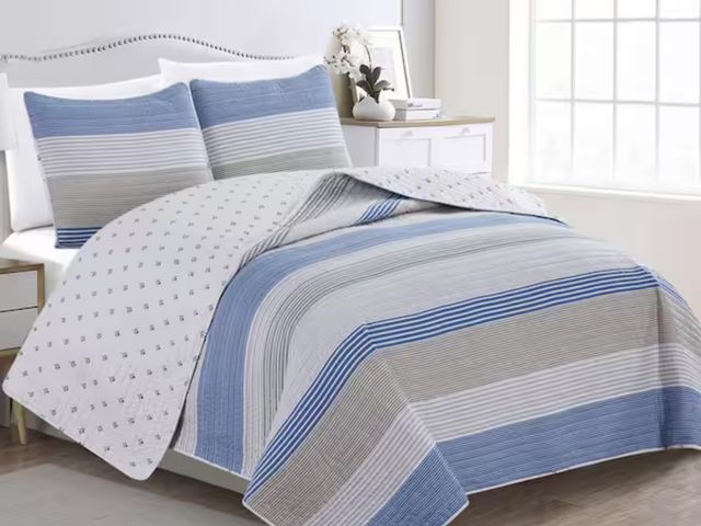 Lot 96-163849 - Blue Reversible Striped Pattern Twin Microfiber 2-Piece Quilt Set Bedspread
New