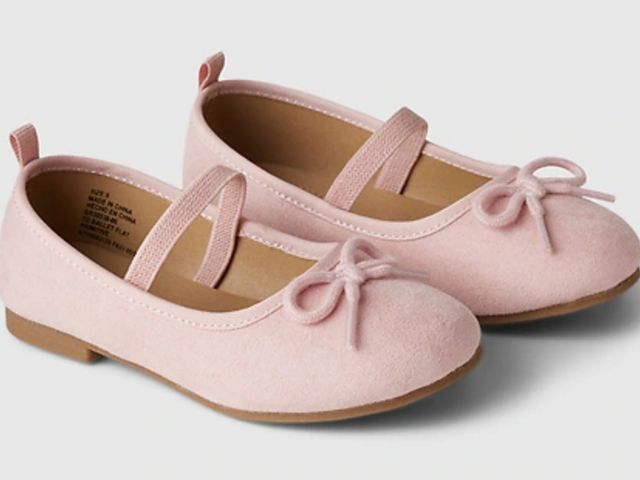 Lot 96-173415 - Toddler Ballet Flats
Size 8
New
