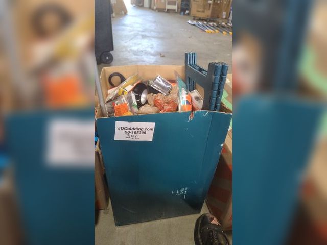 Lot 96-165396 - Mixed Box of New Home Depot Items