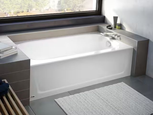 Lot 96-164139 - Bootz Industries Maui 60 in. x 30 in. Soaking Bathtub with Right Drain in White MRSP $309
Unused, sm...