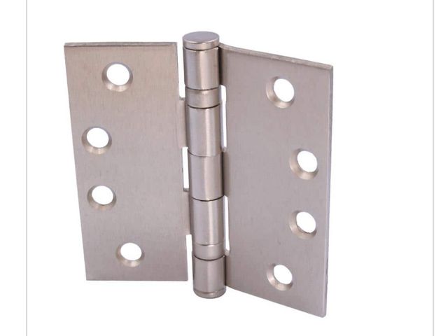 Lot 96-167260 - Everbilt 4 in. Square Radius Satin Nickel Commercial Grade with Ball Bearing Hinge New