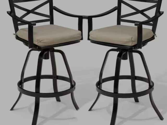 Lot 96-166766 - Crestlive Products
Swivel Cast Aluminum Outdoor Bar Stool with Sunbrella Beige Cushion (2-Pack)

New...