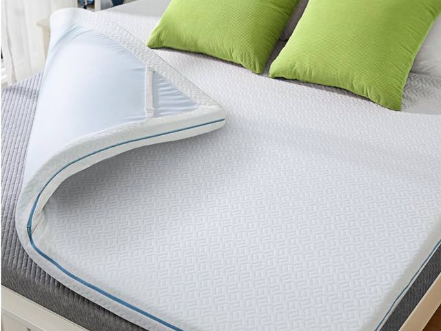 Lot 96-173248 - Dreamsmith Twin XL Mattress Topper - 3 Inch Cooling Gel Memory Foam Mattress Pad for Pressure Relief...