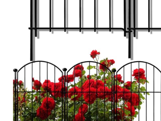 Lot 96-177433 - Rustproof Metal No Dig Fence Animal Barrier for Dog, Arched Flower Bed Edging Ornamental Wire Border...