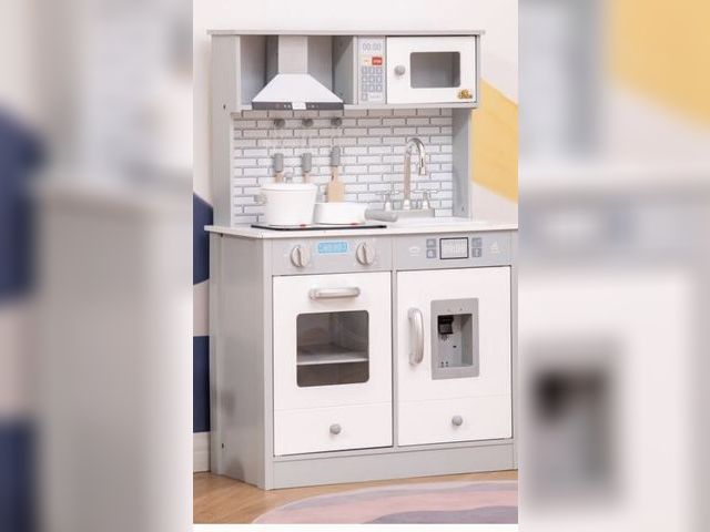 Lot 96-197347 - Qaba Kids Kitchen Play Cooking Toy Set, Educational Pretend Role Playset Game with Sound &amp; Light...