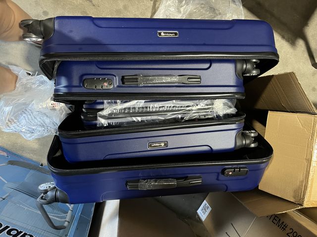 Lot 96-173229 - 3 Pieces Hardside Suitcase Set, Lightweight Luggage Sets with 4 Rolling Spinner Wheels TSA Lock, Car...