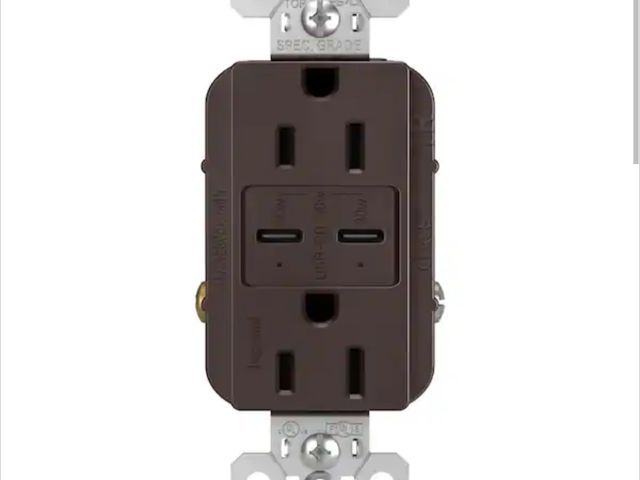 Lot 96-180081 - Legrand
radiant 15 Amp 125-Volt Tamper-Resistant Duplex Outlet with Ultra-Fast 6A PLUS 30W Power Del...