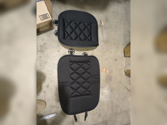 Lot 96-187725 - Appears to be seat covers 
Make and model unknown 
Appears Unused