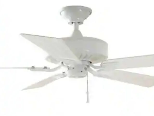 Lot 96-174970 - Hampton Bay
Barrow Island 52 in. Indoor/Outdoor Wet Rated White Ceiling fan
New 
Msrp $124.00