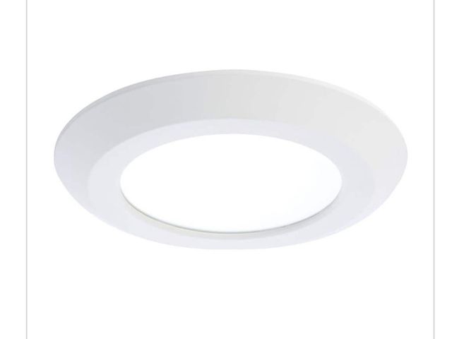 Lot 96-167259 - HALO 4 in. 2700K-5000K Selectable
CCT Surface Integrated LED
Downlight Recessed Light with White Rou...