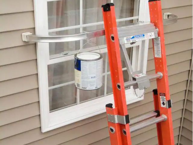 Lot 96-174509 - Werner
Quick-Click Extension Ladder Stabilizer
New