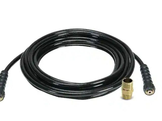 Lot 96-162677 - DEWALT
5/16 in. x 40 ft Replacement/Extension Hose for Cold Water 3700 PSI Pressure Washers, Include...