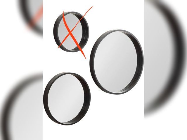 Lot 96-170364 - Kate and Laurel Travis Modern Round Wall Mirror Set, Set of 2, Black, Decorative Circle Mirror Set