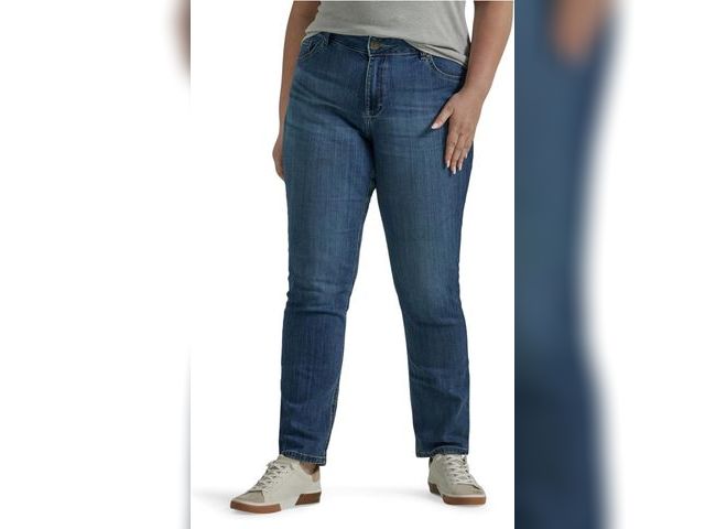 Lot 96-179066 - Lee Womens Plus Size Legendary Mid Rise Straight Leg Jean Size 24w Medium Unused