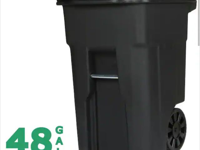 Lot 96-180072 - Toter 48 Gallon Black Rolling Outdoor Garbage/Trash Can with Wheels and Attached Lid New