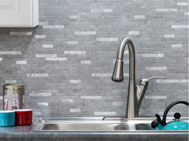 Lot 96-222286 - 4.65 sq ft of Aspect
Collage 11.75 in. x 12 in. Metal and Composite Peel and Stick Backsplash in Clo...