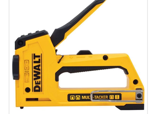 Lot 96-180007 - DEWALT 5 in 1 Multi-Tacker Stapler and Brad Nailer Multi-Tool New