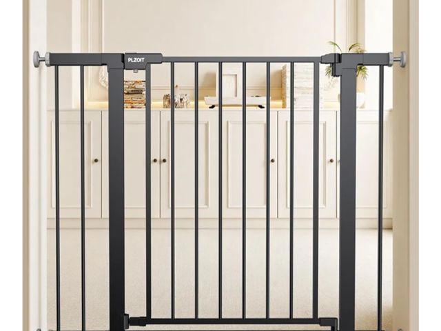 Lot 96-175975 - Baby Gate for Stairs, Dog Gate for Doorways, Walk Thru Auto Close Metal Baby Safety Gate for The Hou...