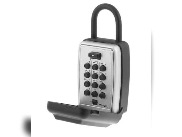 Lot 96-173553 - Master Lock Lock Box, Resettable Push Button Combination

New