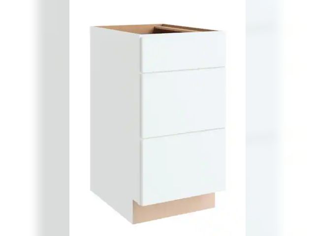 Lot 96-180017 - Hampton Bay
Courtland 18 in. W x 24 in. D x 34.5 in. H Assembled Shaker Drawer Base Kitchen Cabinet ...