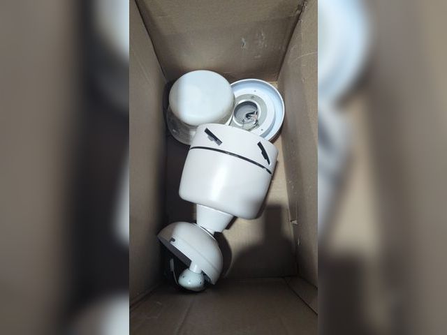 Lot 96-163006 - Ceiling fan light fixture, no blades, used