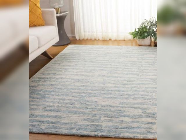 Lot 96-157096 - Ebony EBN919 Handmade Tufted Rug - Safavieh ( 5x 8) 

MSRP $217
New