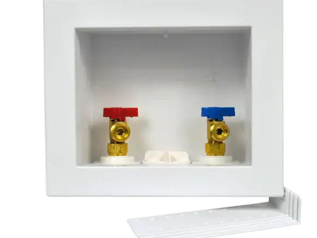 Lot 96-162825 - Oatey
Quadtro 1/2 in. x 1/2 in. PEX Compatible Washing Machine Outlet Box with 1/4 Turn Valves

Used...