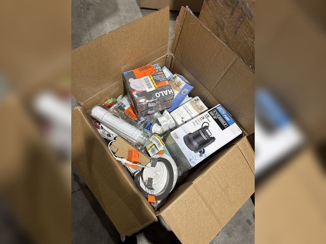 Lot 96-180233 - Mixed Box of Miscellaneous Home Depot Items