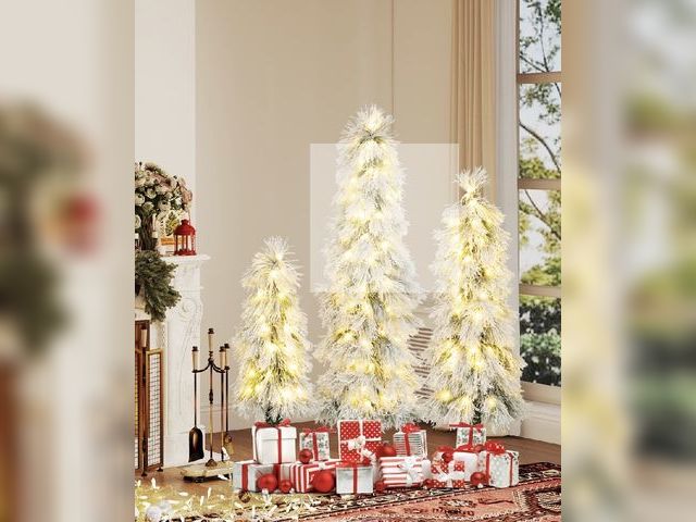 Lot 96-197966 - Costway CM25268US Artificial Christmas Tree with Snow-Flocked Branch Tips &amp; LED Lights, Green &a...